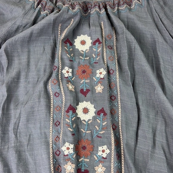 Mine  embroidered off the shoulder Peasant farmhouse top - Picture 10 of 10